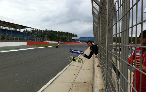 Mark_Webber_pit_board_at_Silverstone_17May2011.jpg