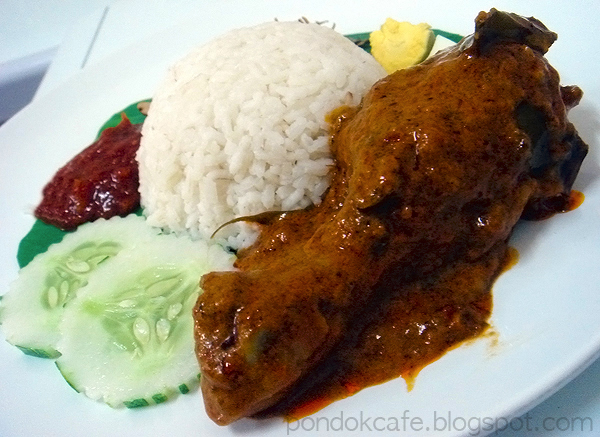 nasi lemak rendang ayam sambal ikan bilis pondok cafe