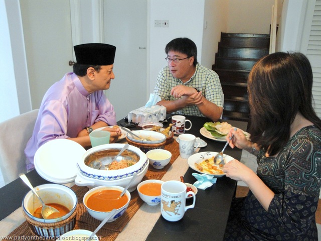 [Hari Raya 2009 002[2].jpg]