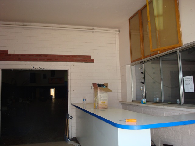 [building closing 025[4].jpg]