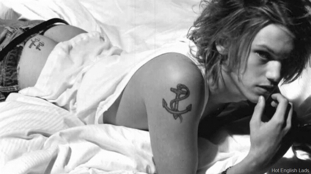 [Jamie Campbell Bower2[3].jpg]