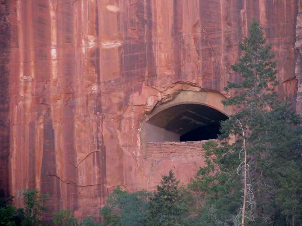 [3710 Tunnel Porthole Zion National Park Scenic Byway UT[3].jpg]