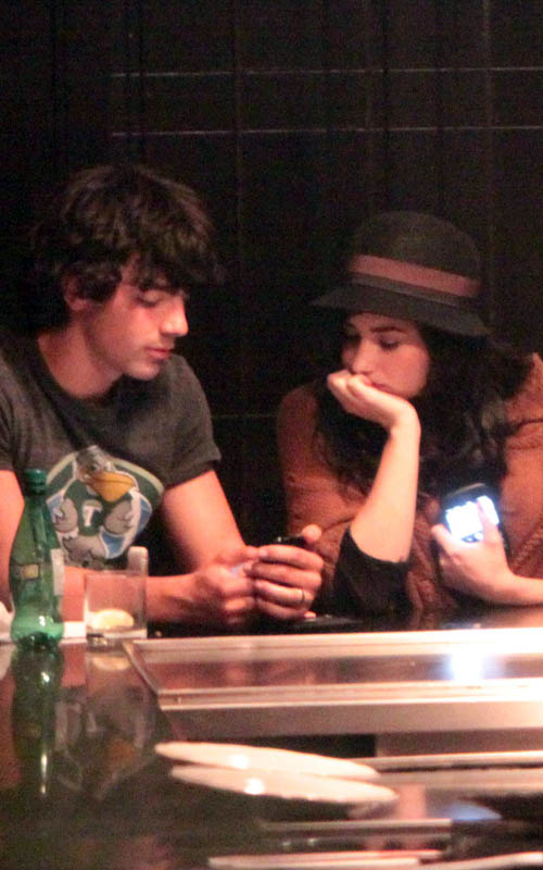 Joe y Kevin Jonas CITA con Demi y Danielle
