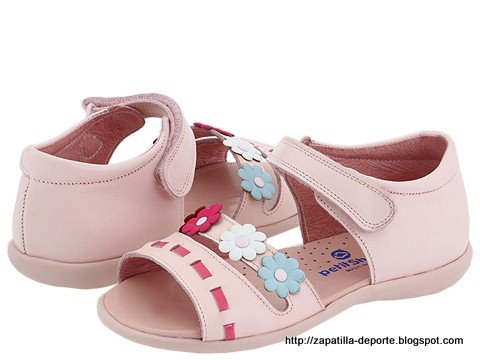 Worn slippers:slippers-885871