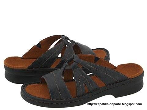 Worn slippers:L733-884471