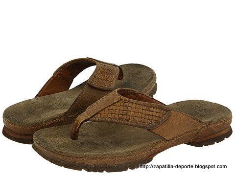 Worn slippers:slippers-885137