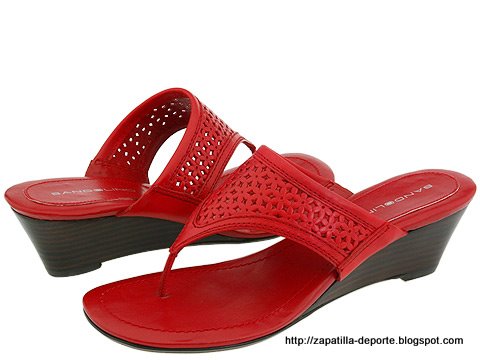 Worn slippers:worn-885180