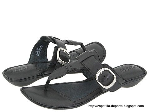 Worn slippers:worn-885286