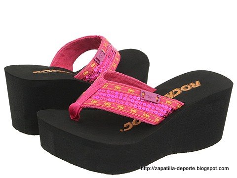 Worn slippers:slippers-885505