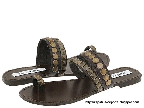 Worn slippers:slippers-885818