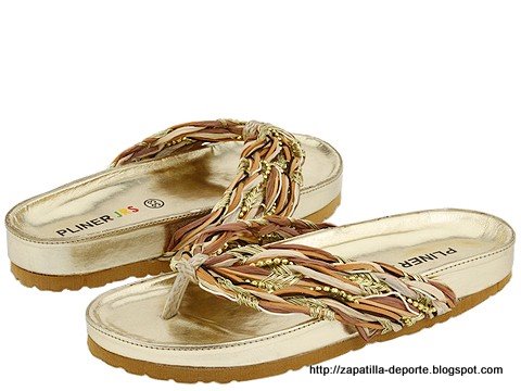 Worn slippers:K886261