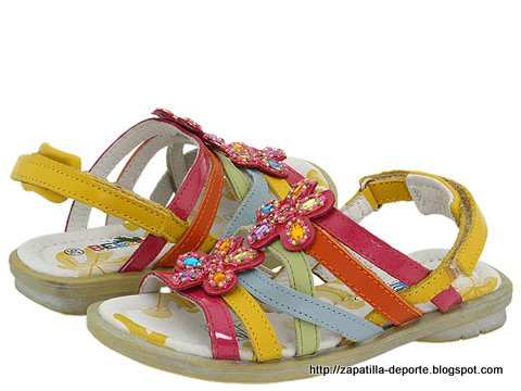 Worn slippers:LOGO886284