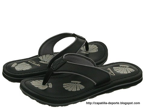 Worn slippers:worn-884179