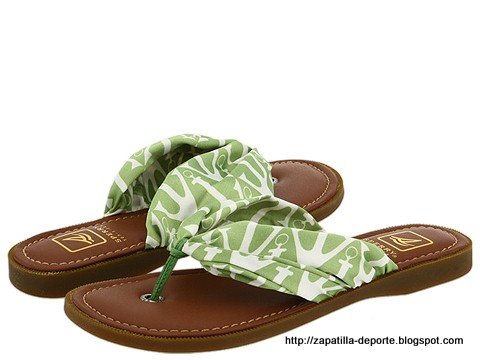 Worn slippers:worn-886294