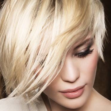 Short hairstyle special trends