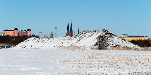 bild på snöhögen på Kungsängen från söder, mars