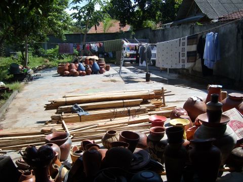 lombok2töpferei%20hinterhof.jpg