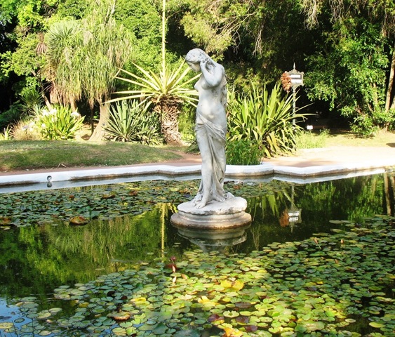 [Botanical Garden - Pond with Classical Statue[3].jpg]