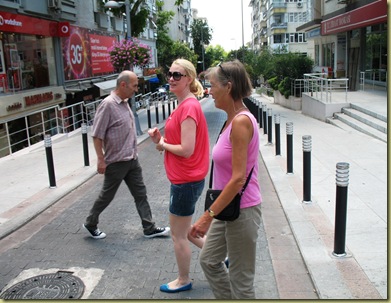 Erenköy  IMG_2906 Crossing small street