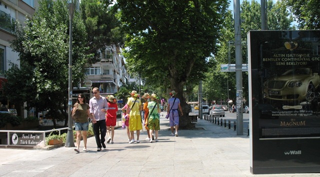 [Erenköy  IMG_2904 Sidewalk[3].jpg]