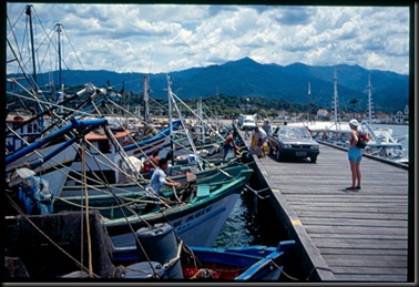 Paraty - havnen med fjellene Paraty - havnen med fjellene