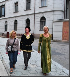 13 - OsloBG - the grand opening  - Walking towards Oslo City Hall