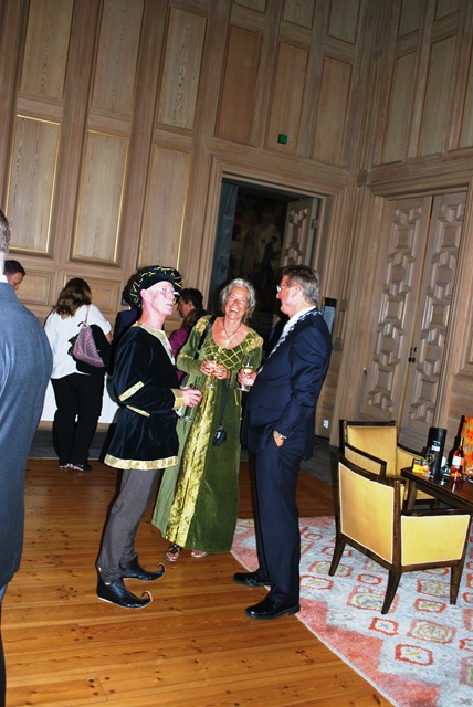 [11 - OsloBG - the grand opening - Mayor and Swedes chatting[7].jpg]