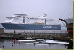 Cruiseliner in Fog