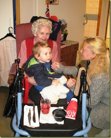 2011-05-21 Leander, mother and Grand Grand Mother