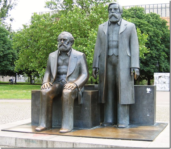 Marx_Engels_Denkmal_Berlin
