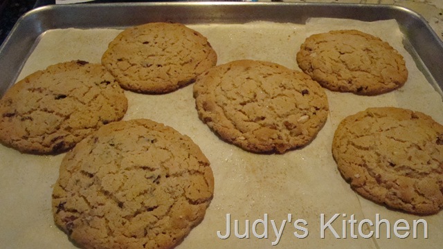 [triple almond cookies (10)[5].jpg]