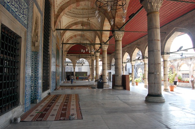 [Turkia 2009 - Estambul  - Mezquita de Rustem Pasa    324[2].jpg]