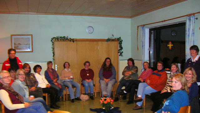 WOTL worshiping the King