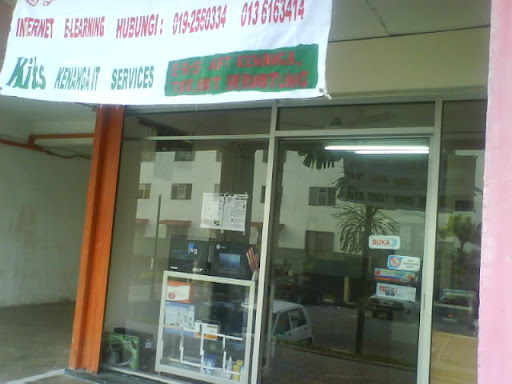 Kedai komputer sales and services di Bkt Beruntung DSC01132