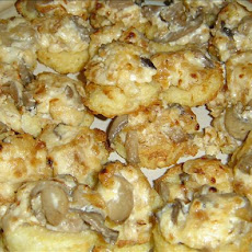 Grits Toast With Creamy Mushroom Topping