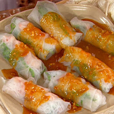 Pork and Shrimp Spring Roll (Goi Cuon) with Peanut Sauce (Nuoc Leo)