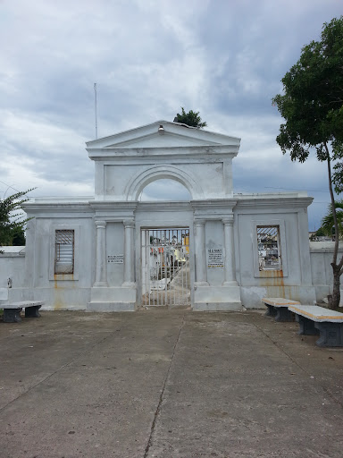Cementerio De Arecibo 