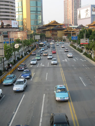 Jing'an Temple.... aka, strip mall... oldest temple in Shanghai. Pretty exemplary of how Shanghai is these days.