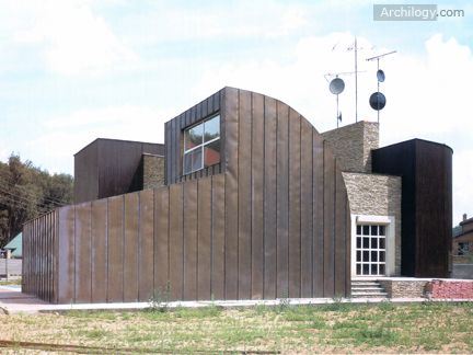 Country House In Moscow - Side elevation 