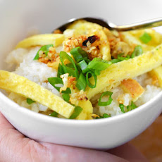 Sinangag (Filipino Garlic Fried Rice)