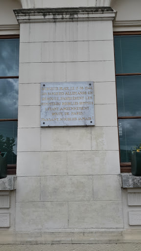 Plaque Commémorative Sur La Mairie