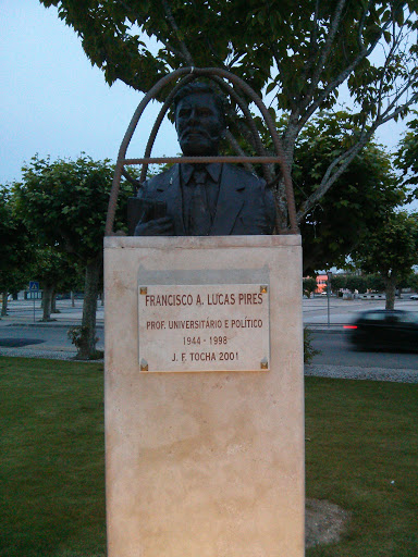 Busto De Francisco Lucas Pires 
