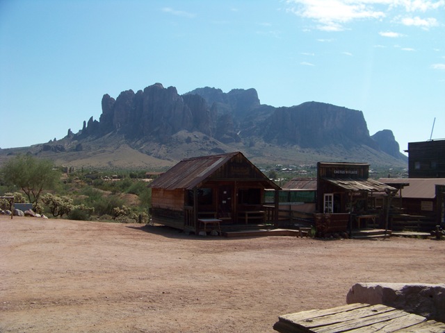 [101_03442.jpg]
