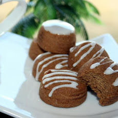 Quick Tangy Lemon Icing for Gingerbread Cookies