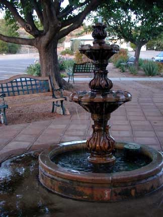 [lmfountain5.jpg]