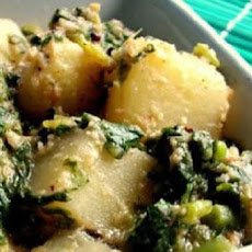 Aloo Palak (Indian Potatoes & Spinach)
