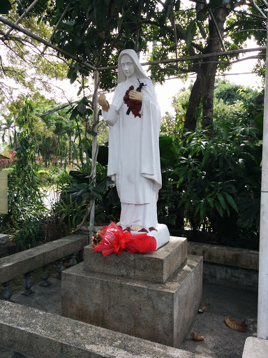 St Therese Rose Statue