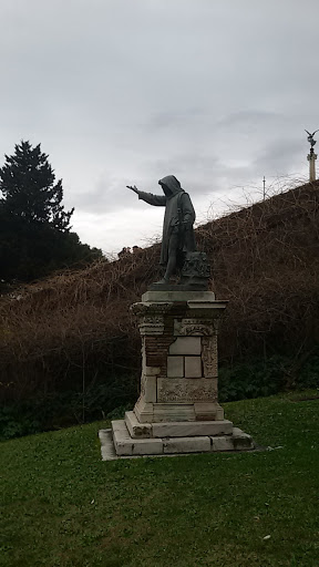 Statua Cola Di Rienzo