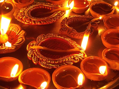 800px-Diwali_Diya