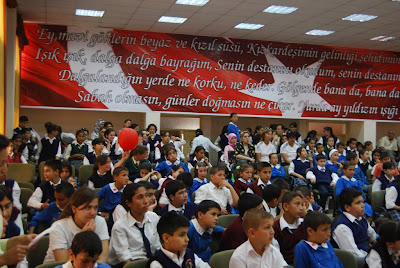 Orda Bir Köy Var Uzakta 7